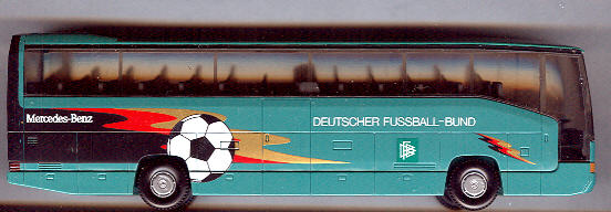 Wiking Mercedes Benz MB O 404 RHD DFB -Fußballbus-